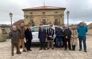 La Junta moderniza la recogida de residuos en la Mancomunidad Noroeste de Burgos con un camión y también entrega un pick-up al ayuntamiento de Arija