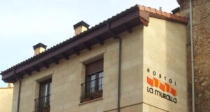 HOSTAL LA MURALLA
