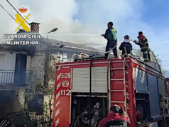 La Guardia Civil auxilia a un vecino durante un incendio declarado en La Merindad de Sotoscueva