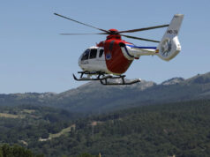 Rescatan en helicóptero a una montañera herida en Valle de Losa