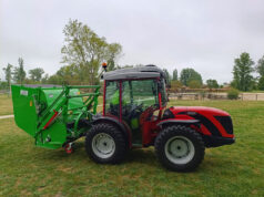El nuevo tractor polivalente del Ayuntamiento de Villarcayo de M.C.V. ya presta servicio en el municipio