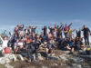 Las montañas reúnen a varias generaciones en una jornada de montaña por el Valle de Mena